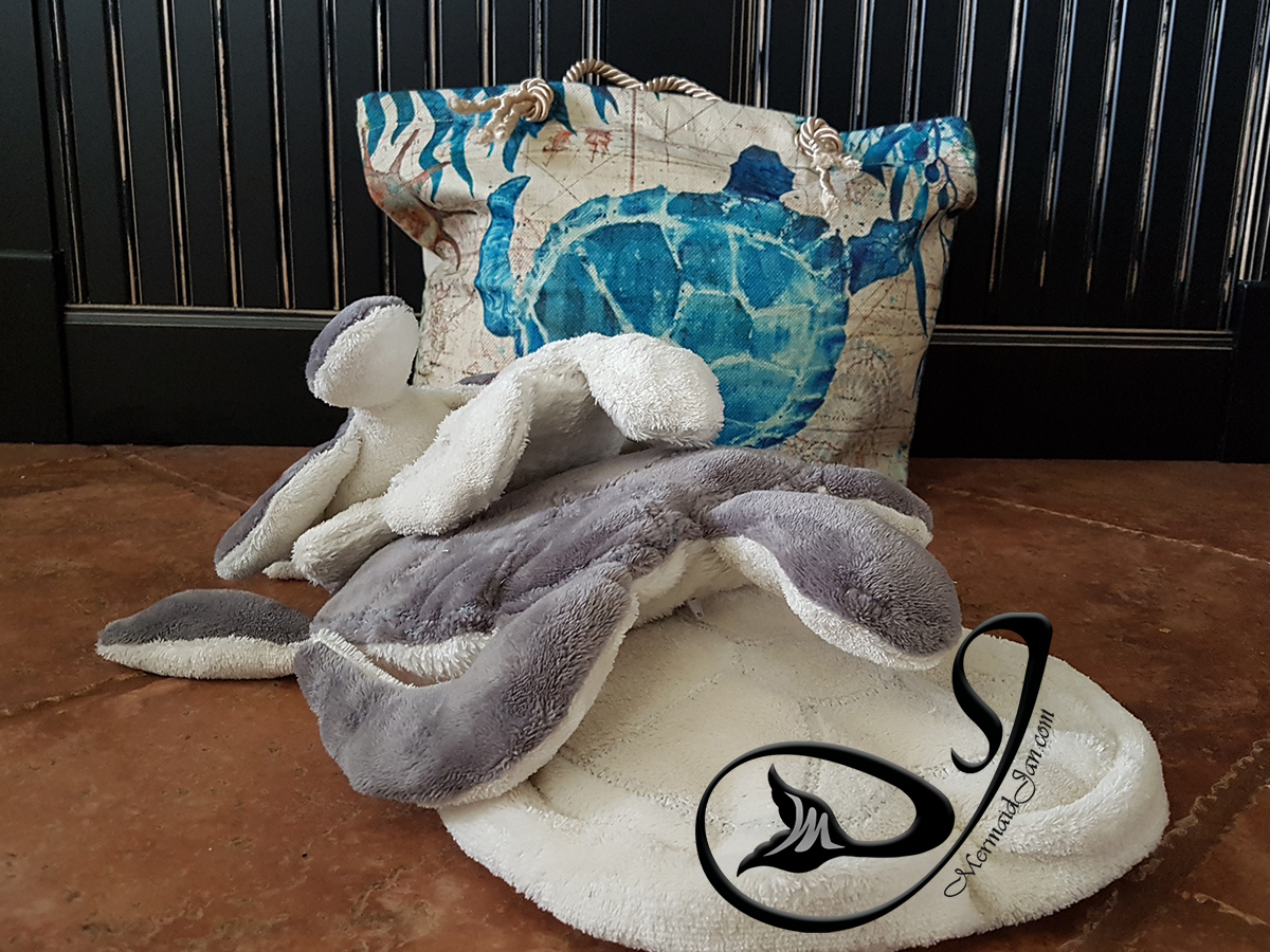 Merma Hugs - Tina, Tony & Baby Turtles with Tote